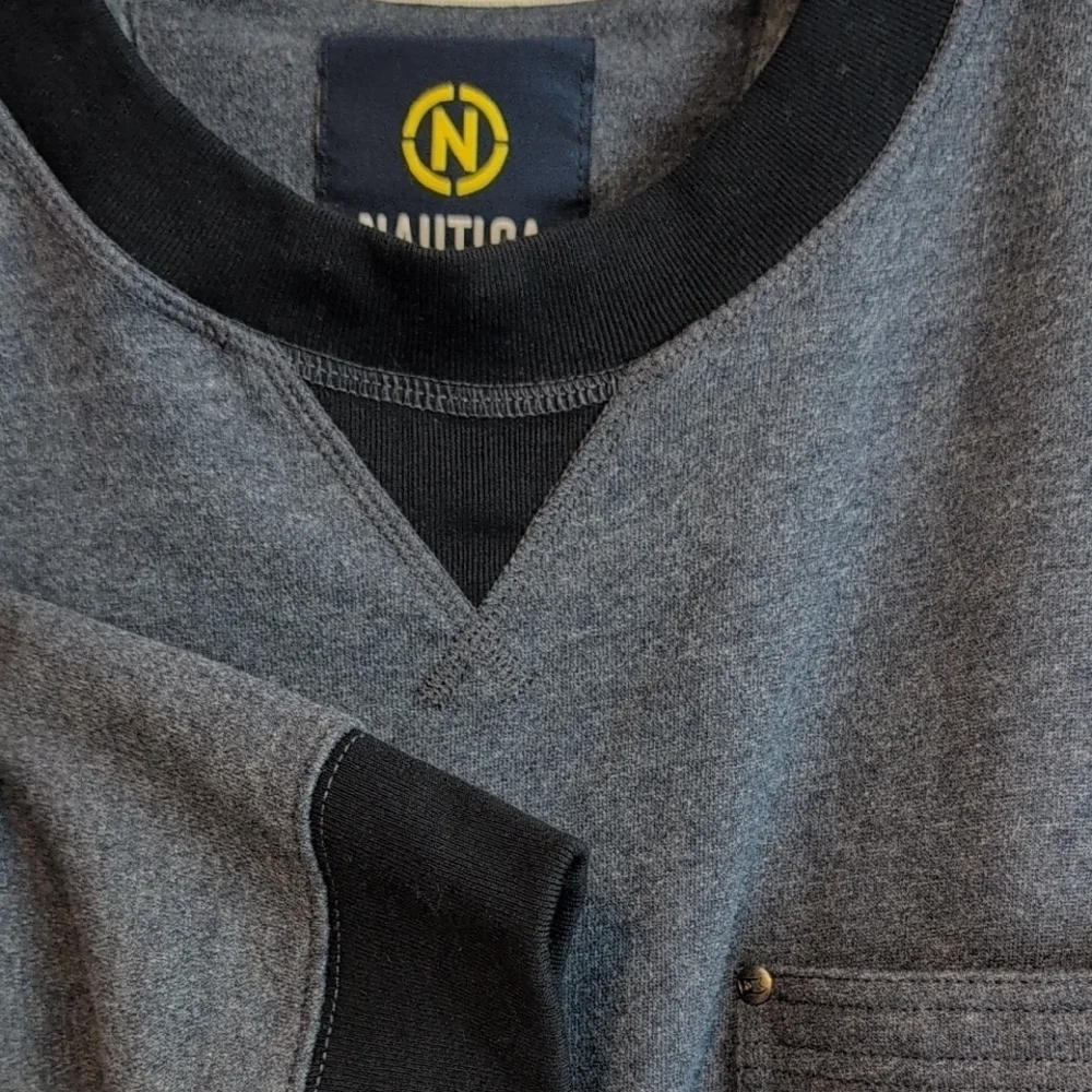 Nautica Men's Heather Navy Blue Crewneck Sweatshirt With Pocket